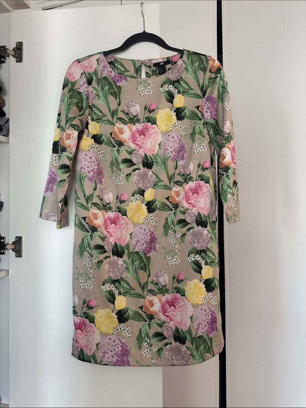 H&M Beige Floral Long-Sleeve Shift 3/4 Dress with Pink, Yellow & Purple Flowers